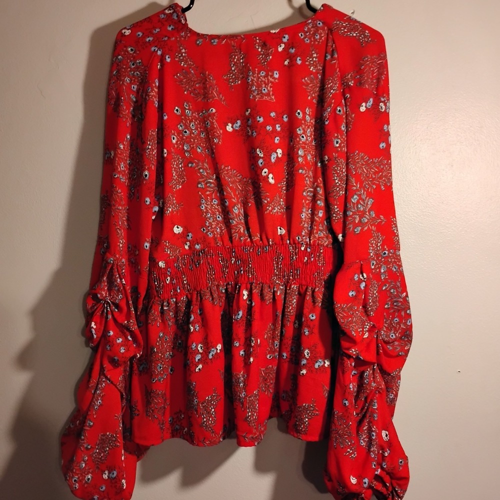 Boohoo, Sz.12, Womens Top, Red Floral, Puff Sleeves, Spring, Summer Cleavage - Picture 9 of 14